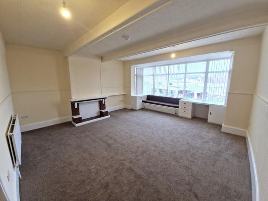 3 bedroom flat to rent - Photo 1