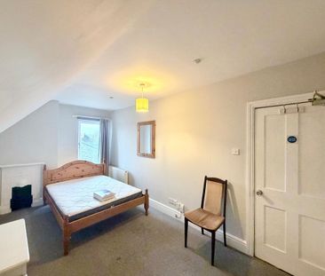 1 bedroom in a house share to rent - Photo 3