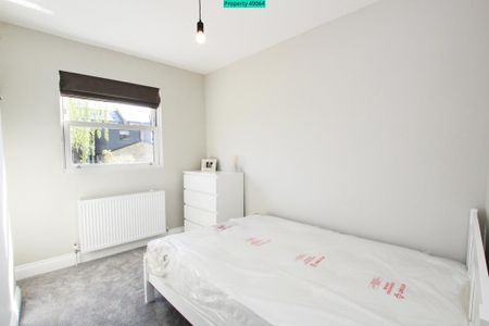 6 bedroom terraced house to rent - Photo 4