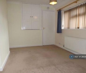 2 bedroom semi-detached house to rent - Photo 6