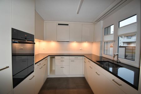 Sunny 3.5-room apartments in a central location - Photo 2