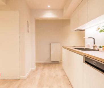 Modern instapklaar appartement met twee slaapkamers. Let op: dit pa... - Photo 2