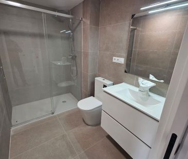 Dúplex de alquiler en Carrer de Severo Ochoa, Ca n'Aurell - Photo 2