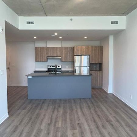 2 CH - 1 SDB - Terrebonne - $2,100 /mo - Photo 4