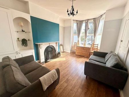 Leacroft, Staines-upon-thames, TW18 - Photo 2