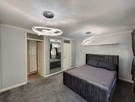 4 bedroom detached house to rent - Photo 5