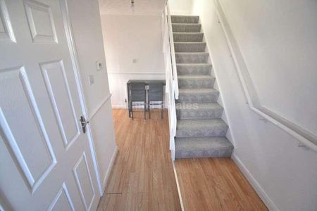 Heroes Walk, Reading, RG2 - Photo 2