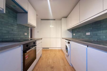 3 bedroom end of terrace house to rent - Photo 5