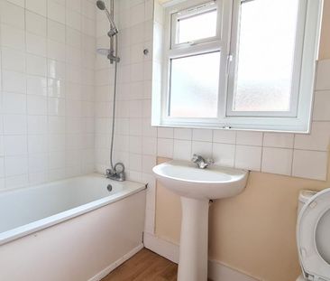 4 bedroom terraced house to rent - Photo 6