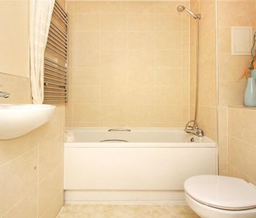 2 bedroom flat to rent - Photo 6