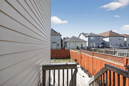 For Lease - 272 Broxburn Crescent, Barrhaven, Ontario - Photo 2