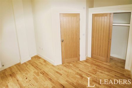 2 bedroom apartment to rent Peartree House, South Road, Harlow, CM20 - Photo 3