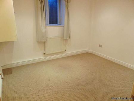 2 bedroom property to rent in Oldham - Photo 2