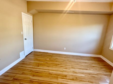 For Lease - 750 Albert Street Unit# 2, Oshawa, Ontario - Photo 2