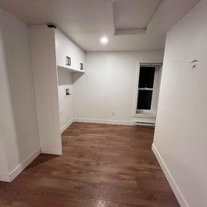 🚀 À louer – Grand 5 ½ avec Entrepôt inclus! - Photo 2