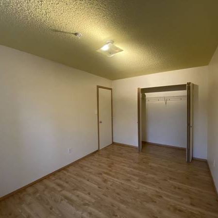 2-Bedroom Suite with in-unit Laundry near Stadium Edmonton LRT Station - Photo 1