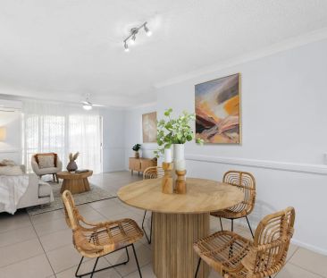 Spacious 2-Bedroom Apartment in Prime Location, Small Boutique Complex - Photo 2