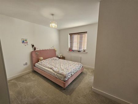 4 bedroom detached house to rent - Photo 5
