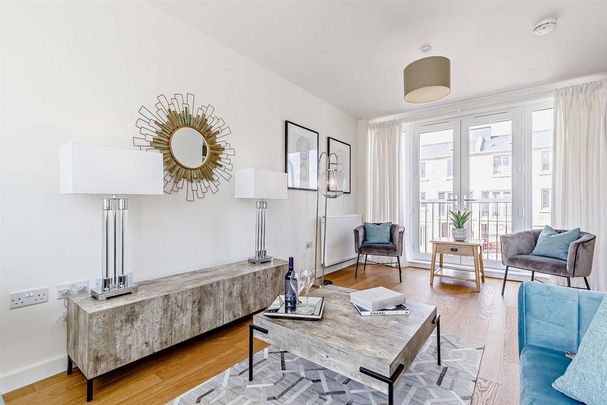 4 bedroom townhouse to rent - Photo 1