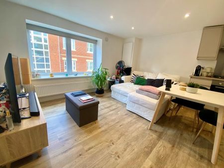 1 bedroom apartment to rent - Photo 2