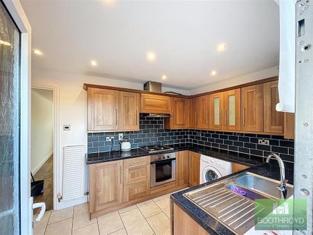 2 bedroom semi-detached house to rent - Photo 5