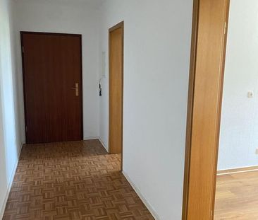 1 Raum Dachgeschosswohnung in Reinsdorf renoviert ab sofort zu verm... - Photo 1