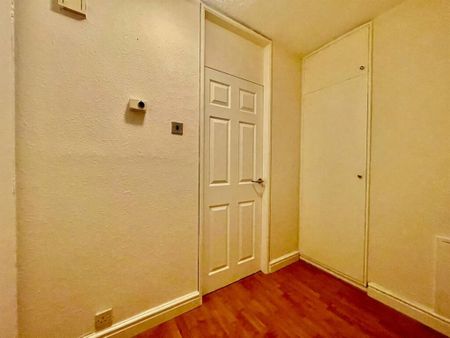 2 Bedroom Flat to Rent in Lea - Photo 5