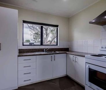 17 Dungarvon Place, Clendon Park - Photo 3