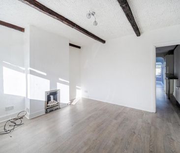 2 bedroom semi-detached house to rent - Photo 2