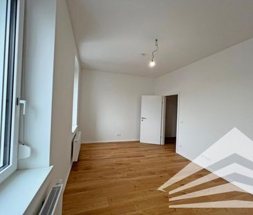 Altbauflair trifft moderne Ausstattung! Erstbezug nach Generalsanie... - Foto 4