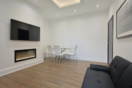 Warton Terrace, Heaton, Newcastle Upon Tyne, Ne6 - Photo 2