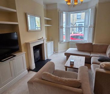 4 bedroom terraced house to rent - Photo 1