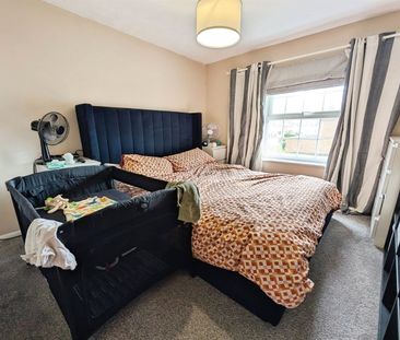 Rutland Court, SO18 - Photo 3