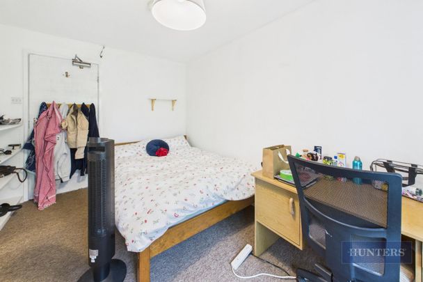 4 bedroom House To Let - Photo 1