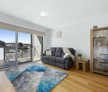 North Facing Apartment Modern Apartment - Photo 2