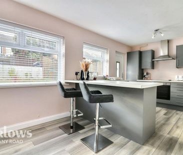 3 bedroom semi-detached house to rent - Photo 4