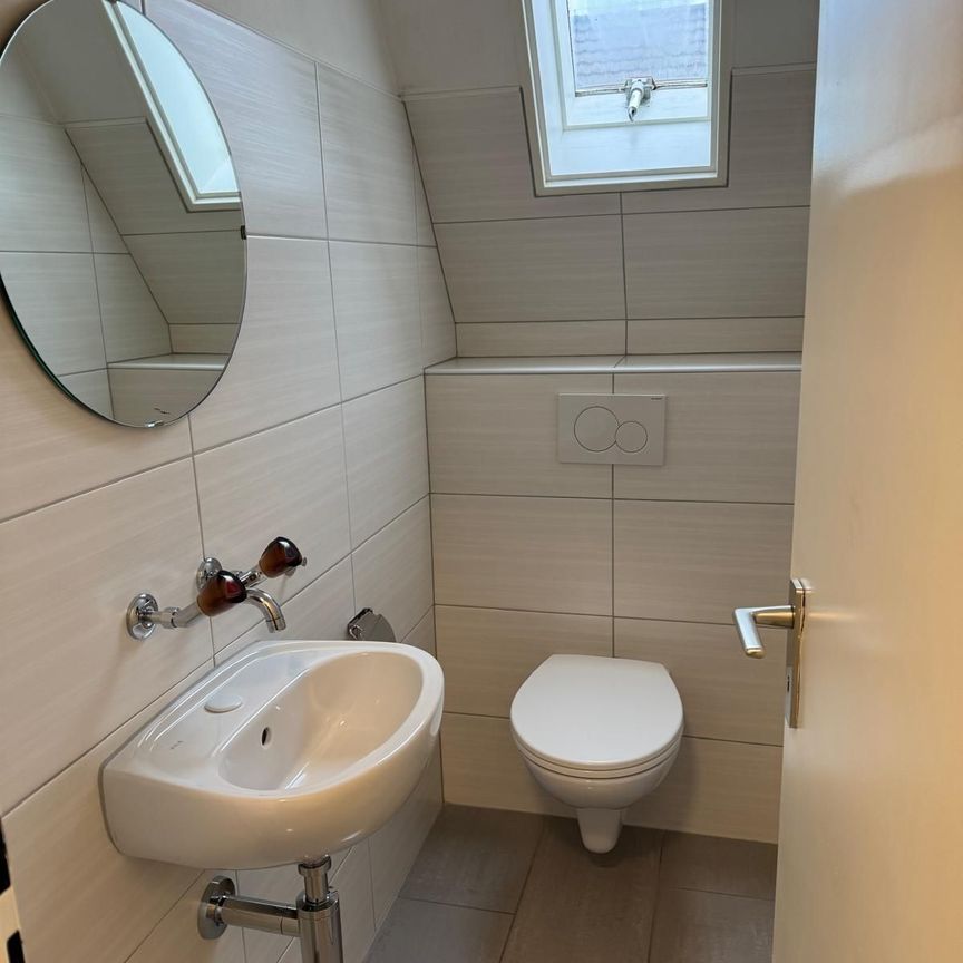 GROSSZÜGIG UND HELL AN ZENTRALER LAGE - Foto 1