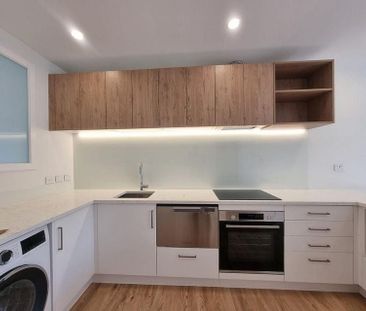 Full renovated Mission Bay apartment - Photo 3