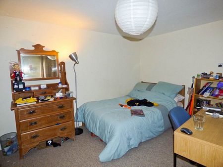 1 Bed - Sea View Place, Aberystwyth, Ceredigion - Photo 3