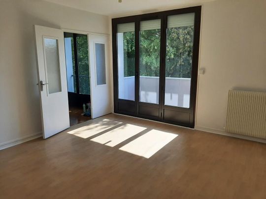Location Appartement 4 pièces 67m² PESSAC 33600 - Photo 1