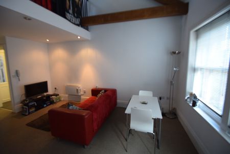 Studio to rent - Photo 2