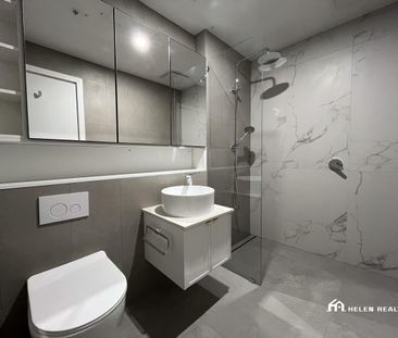 Stunning Apartment the Cullinan at 202/181 Waymouth Street - Photo 2