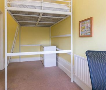 3 bedroom flat to rent - Photo 6