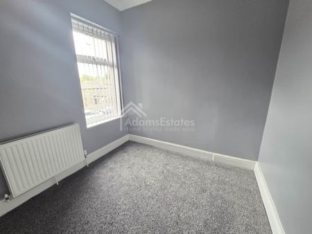 Price £1,200 pcm - Available Now - Unfurnished - Photo 5
