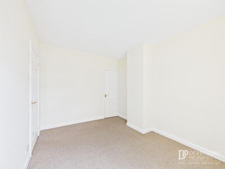 2 Bedroom Terraced House - Photo 2