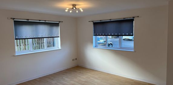 2 Bed Flat, Eversley Street, G32 - Photo 2