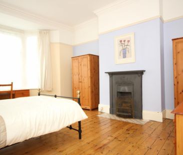 2 bedroom Flat to rent in Sandringham Road, South Gosforth, Newcast... - Photo 4