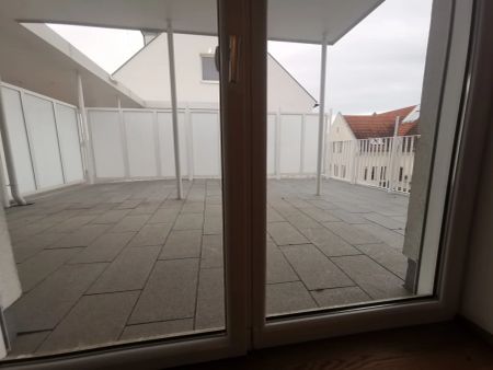 Neubau - Wunderschöne 3 Zimmer-Wohnung mit großzügiger Terrasse - Photo 3