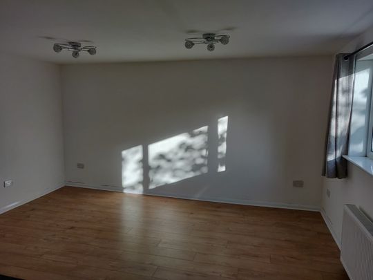 4 Bed Maisonette, Comleypark Street, G31 - Photo 1