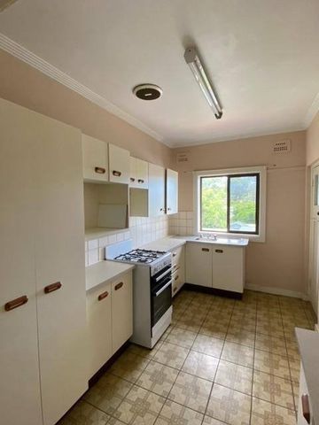 WALKING DISTANCE TO WARATAH VILLAGE, CLOSE TO NEWCASTLE CBD!!! - Photo 5